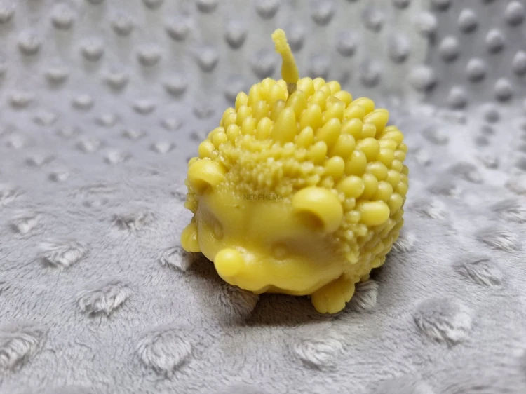 7572